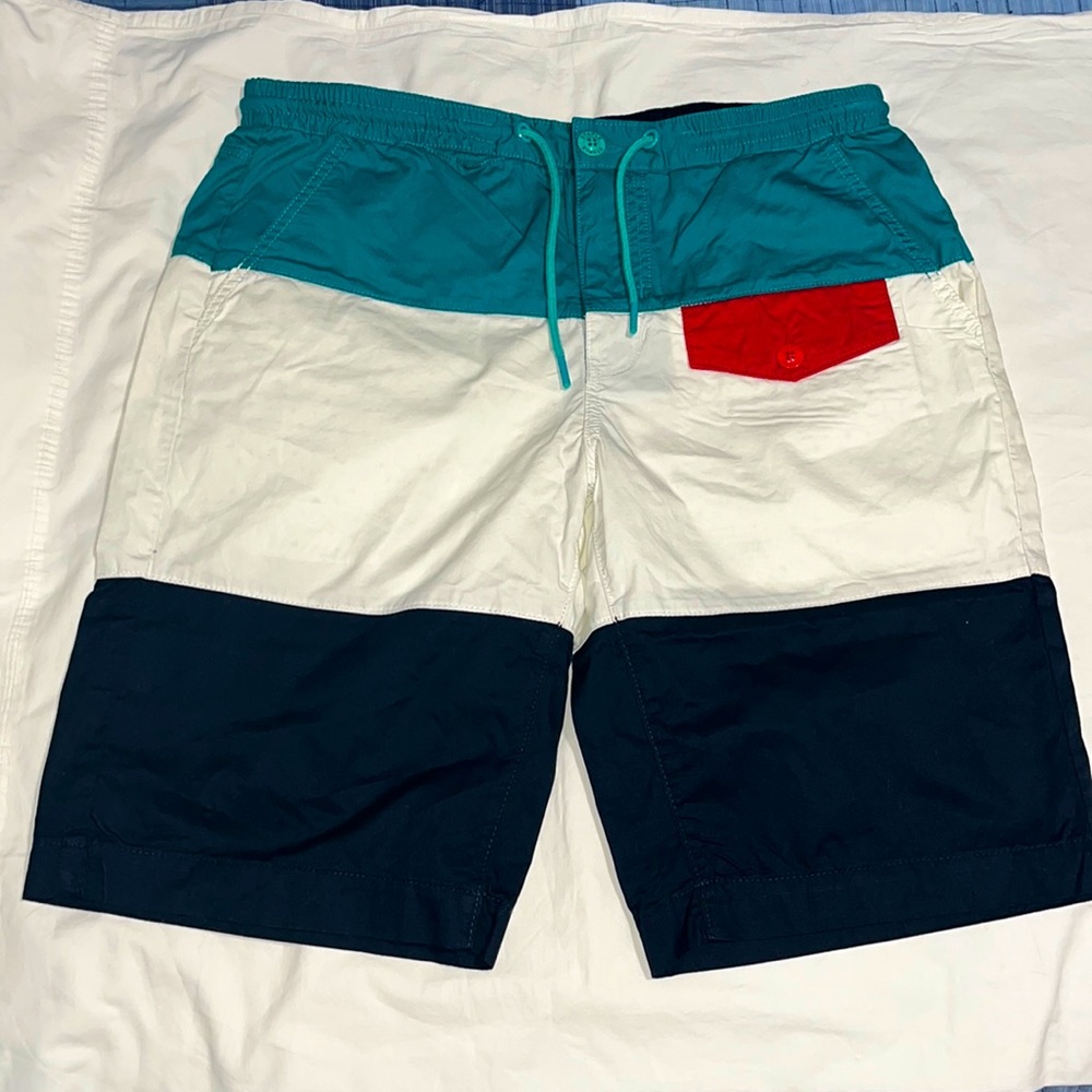 Staple White Shorts for Men Size Medium (34) New With Tags